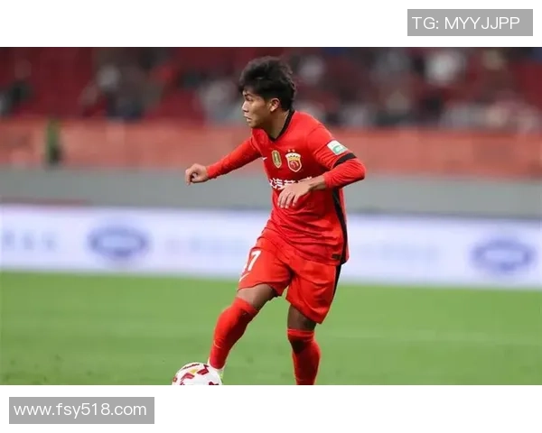 足球明星李阳的儿子崭露头角成为新一代足球希望之星