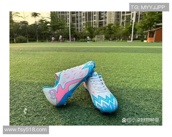 2017年新款足球鞋全面评测与推荐助你提升球场表现与舒适度