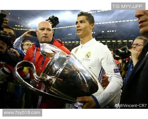 足球三神兽的传奇故事与他们在绿茵场上的辉煌成就解析